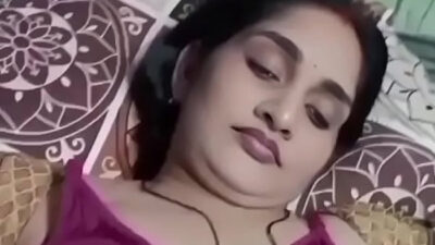 bhabhi alag alag pose mein chut chodwawat baari 