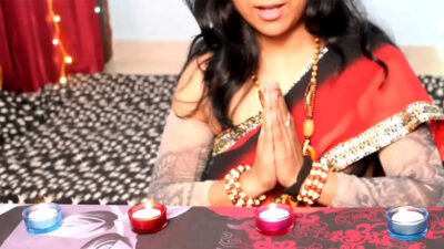diwali ke din bhabhi chodwa leli boyfriend se
